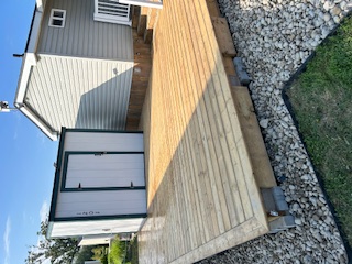 Maintained deck